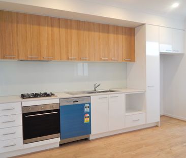 Impressive Sparkling Townhouse! - Photo 3