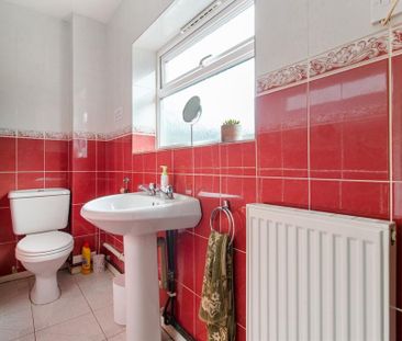 6 bedroom end of terrace house to rent - Photo 5