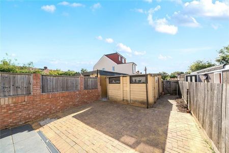 3 bedroom property to rent - Photo 3