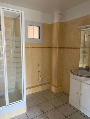 Location Appartement 3 pièces 62m² ST MAXIMIN LA STE BAUME 83470 - Photo 1