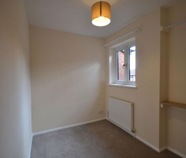 2 bedroom semi-detached bungalow to rent - Photo 2