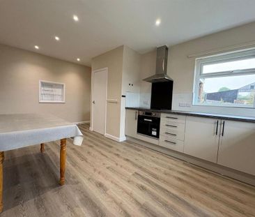3 bedroom detached house to rent - Photo 6
