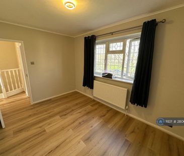 4 bedroom terraced house to rent - Photo 6