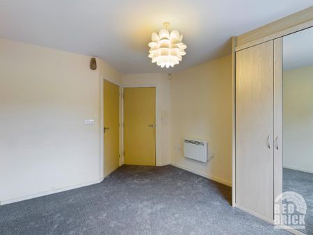 2 bedroom flat to rent - Photo 2