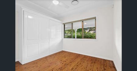 Street-to-waterfront 3-bedroom home with stunning views - Photo 4