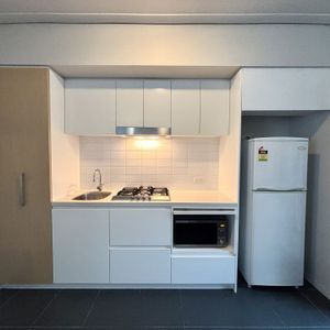 Entry via Broadoaks Street - Photo 2