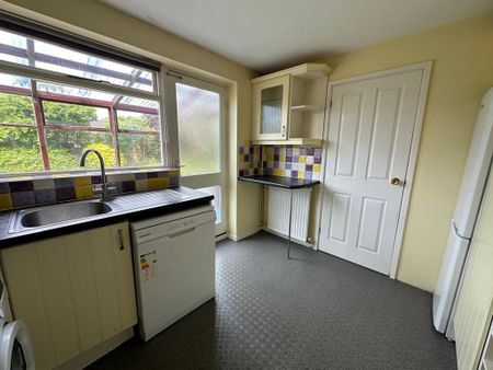 3 bedroom detached house to rent - Photo 4