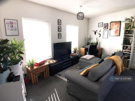 1 bedroom flat to rent - Photo 2