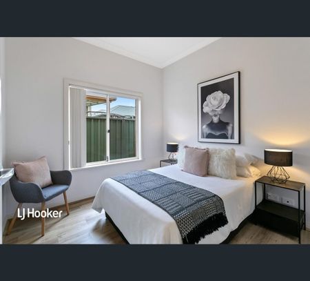 22 Hindmarsh Circuit, Mawson Lakes, SA 5095 - Photo 2