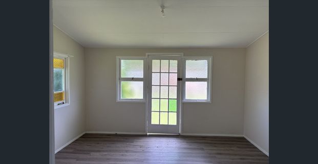 Oldie but a goodie - Renovated inside - Photo 1