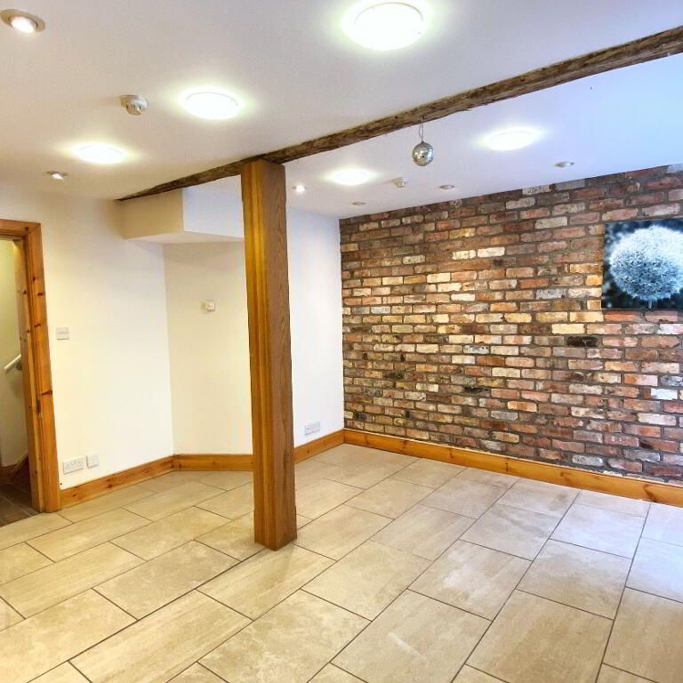 14 Bridge Street, Lisburn, BT28 1XY - Photo 1