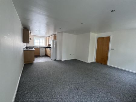 To Let 2 Bed Flat - Purpose Built Blackfriars Court, Mold Per Calendar Month £800 pcm - Photo 3