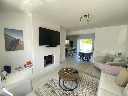 4 bedroom terraced house to rent - Photo 3