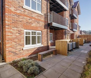Templeside Gardens, High Wycombe - Photo 2