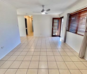 The Perfect Family Home - Quiet Street, Great Location - Photo 2