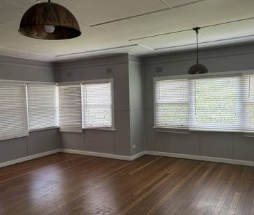 WELL PRESENTED FAMILY HOME CLOSE TO THE CBD! - Photo 6