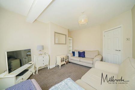 3 bedroom semi-detached house to rent - Photo 2