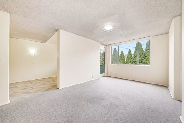 Apartment with 2 bedrooms, 1 bathroom & parking for 1 car - Photo 1