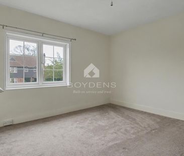 The Street, Clacton-on-Sea - Photo 2