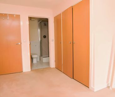 Entire Place·2B2B·Flat8·3·Benedictine Court Priory Place - Photo 2