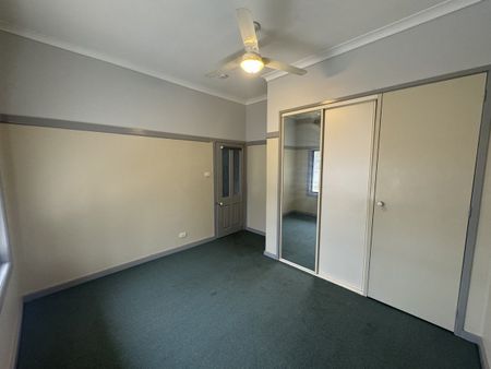 3 Bedroom Home + Study next to GV Health! - Photo 3