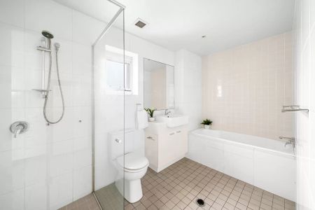 780/33 Hill Road, 2127, Wentworth Point Nsw - Photo 3