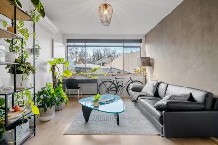 Modern and Stylish Convenient Living - Photo 3