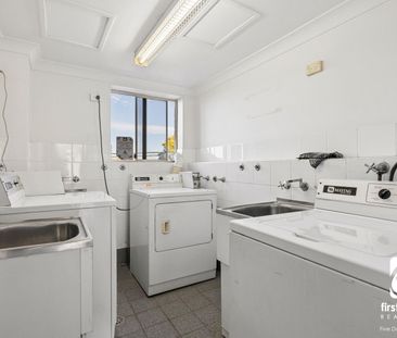 Updated Studio Apartment with Carspace - Photo 5