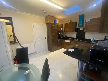 Room in a Shared House, Scarsbrook Road, SE3 - Photo 3