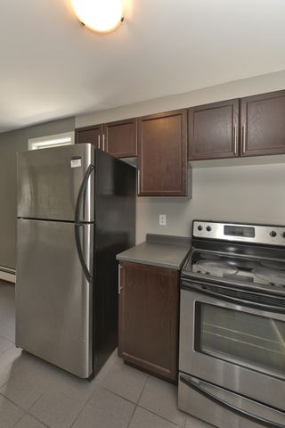 950 Oxford St E. - Photo 5