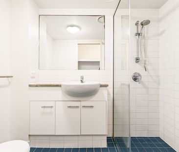 Contemporary Two-Bedroom Apartment in Teneriffe - Photo 5