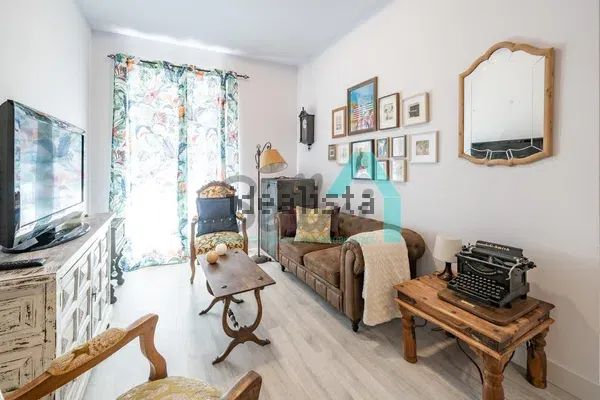 Alquiler de piso en Calle Linares Rivas - Photo 1