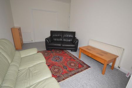 4 bedroom detached house to rent - Photo 2