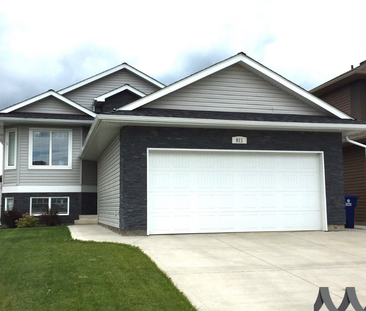 3 Bedroom House with Garage in Evergreen - Photo 4 | Rentumo