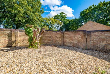 1 bedroom maisonette to rent - Photo 3