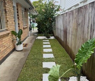 Brand New Coastal Renovation � Stylish & Light-Filled in Palm Beach - Photo 6