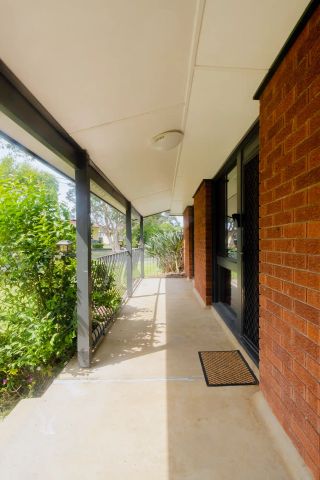 “BEAUTIFULLY PRESENTED 3 BEDROOM HOME WITH AIR CON!!” - Photo 2