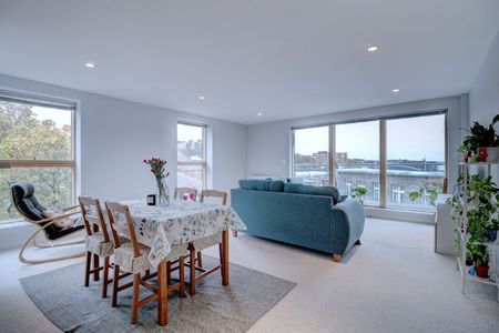 2 bedroom flat to rent - Photo 2