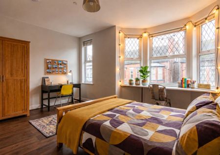 4 bed Mid Terraced House for Rent - Photo 3