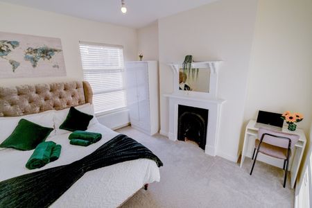 1 Bed Flat, Tradescant Road, SW8 - Photo 4