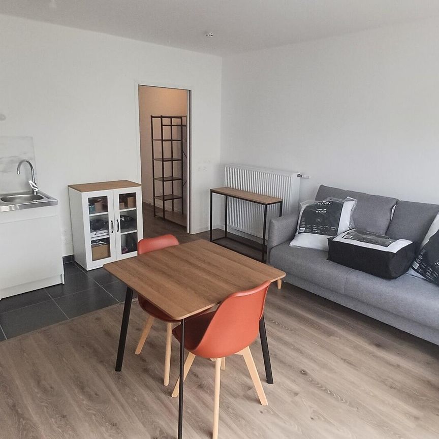 location Appartement T1 DE 30.3m² À NOISY LE GRAND - Photo 1