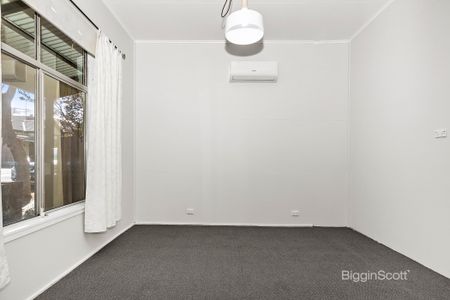 THREE BEDROOM HOME IN SOUGHT AFTER POCKET OF RICHMOND! - Photo 3