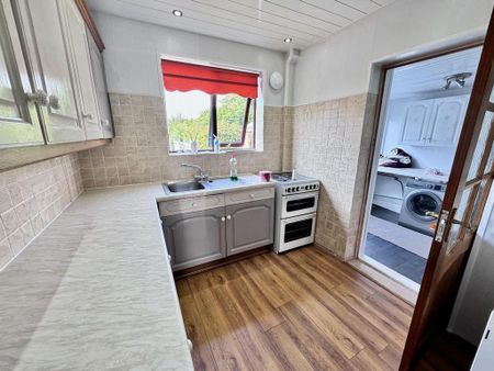 3 bedroom semi-detached house to rent - Photo 5