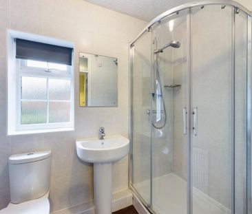 2 bedroom end of terrace house to rent - Photo 5