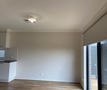 Modern 3 Bedroom Home in Fantastic Location - Photo 1