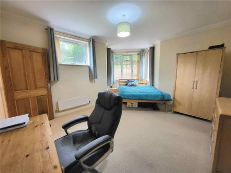 3 bedroom flat to rent - Photo 5