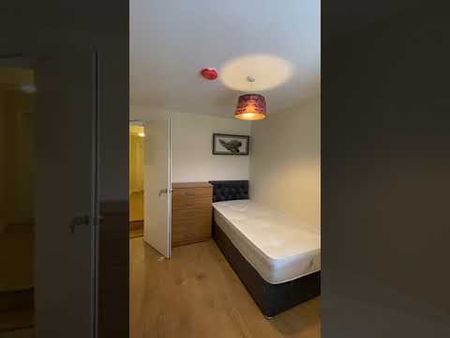 5 Bed Semi-Detached House, Highcrown Street, SO17 - Photo 5