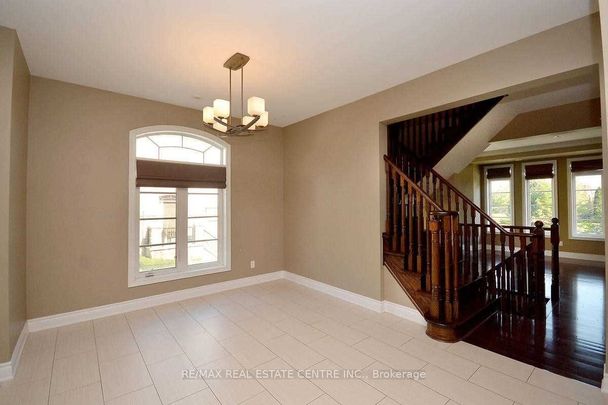 Condo Townhouse For Lease | W8144154 - Photo 1