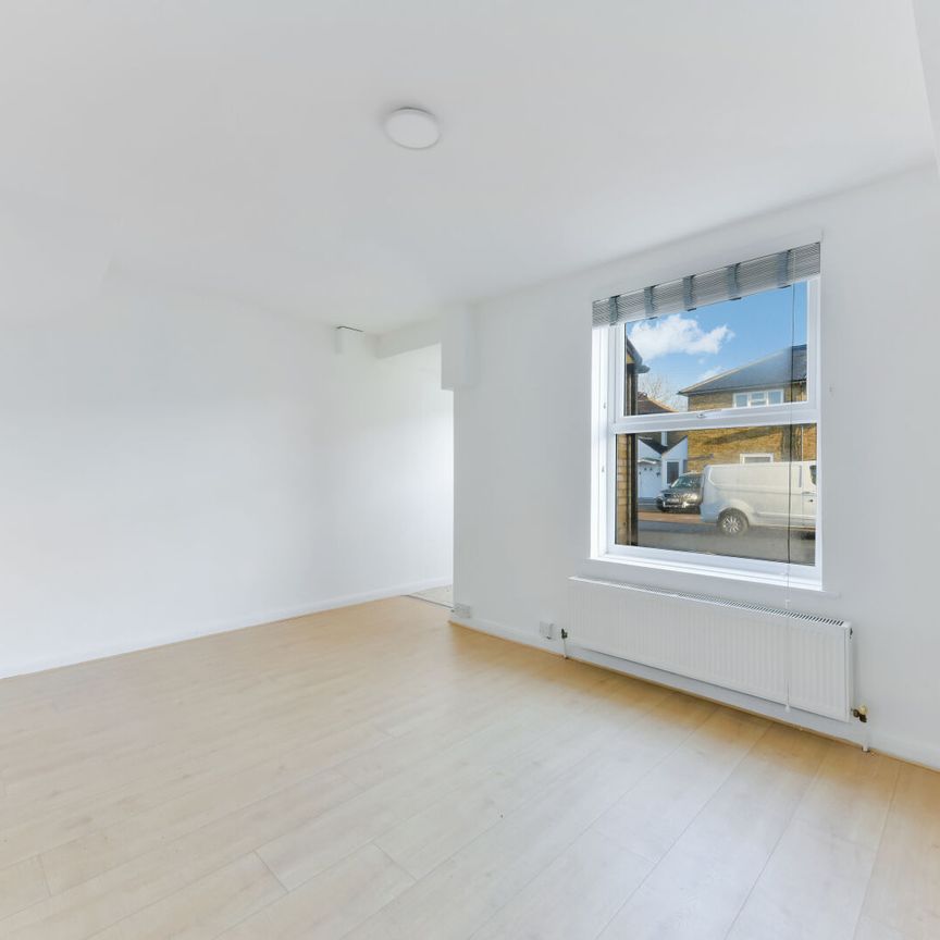 Peterborough Road, Carshalton, SM5 - Photo 1