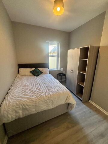 Room 2, 13 Lothair Avenue, Belfast, BT15 2HU - Photo 4